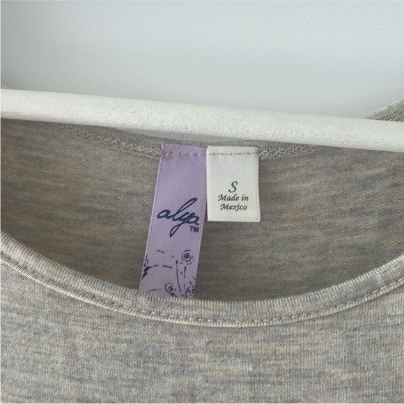 Francesca's Size Small Grey Floral Embroidered Peplum Babydoll Bohemian Style To - Picture 5 of 7